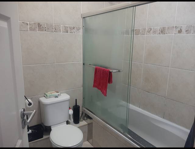 2 BEDROOM APARTMENT FOR SALE IN UMHLANGA RIDGE
